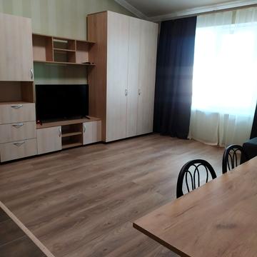 Вінстона Черчилля вул. (Червоноткацька), 93