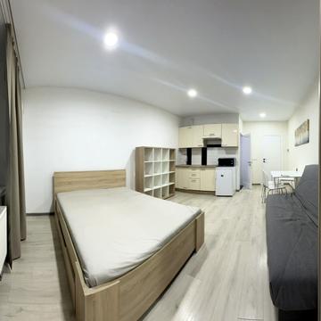 Миколи Бажана просп., 17-А