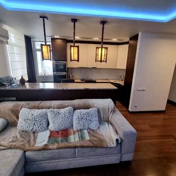 Воскресенська вул., 12-В