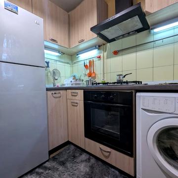 Богдана Хмельницького просп. (Героїв Сталінграда), 12-Б