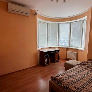 Верховинна вул., 37