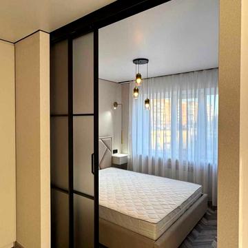 Небесної Сотні вул. (Леніна), 90