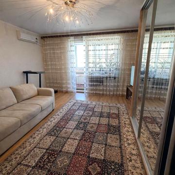 Небесної Сотні просп. (Маршала Жукова), 14-В