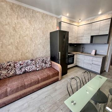 Добровольців вул. (Маршала Говорова), 8