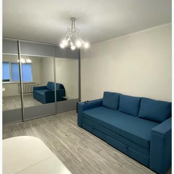 Академіка Кіпріанова вул., 4