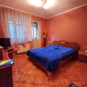 Садовий проїзд, 30