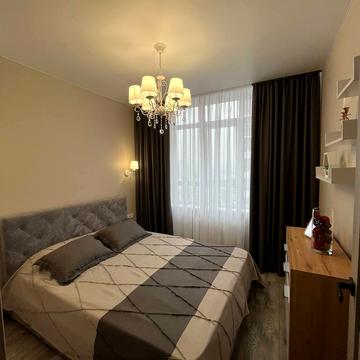 Миколи Гулака вул., 4