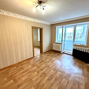 Богдана Хмельницького просп. (Героїв Сталінграда), 8-Б