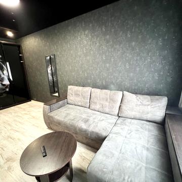 Петрівська вул., 1