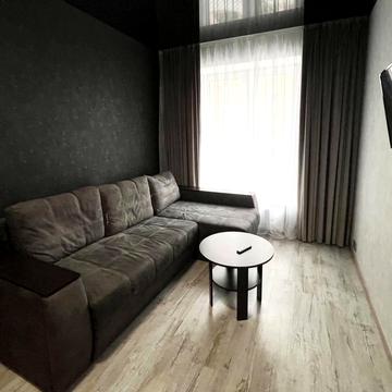 Петрівська вул., 1