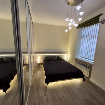 Академіка Богомольця вул., 7/14