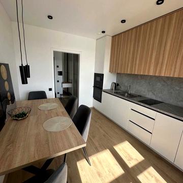 Олени Степанівни вул. (Ленінградська), 8