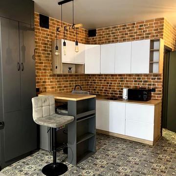 Академіка Амосова вул., 12