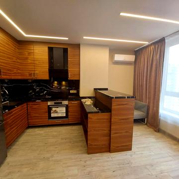 Каховська вул., 58