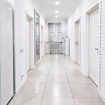 Кричевського вул., 38