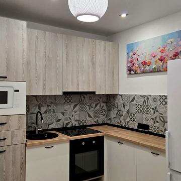 Набережна Перемоги вул., 42