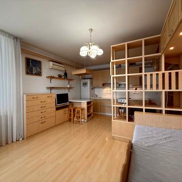 Миколи Бажана просп., 12