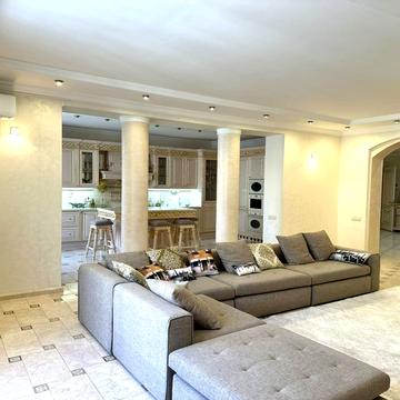 Паторжинського вул., 14