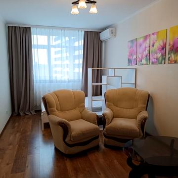 Воскресенська вул., 12-Г