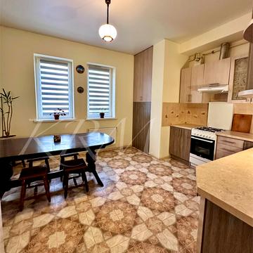 Лисика вул., 11б