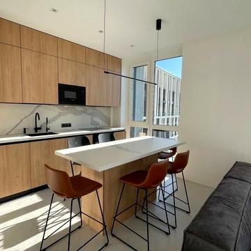 Зарічна вул., 4