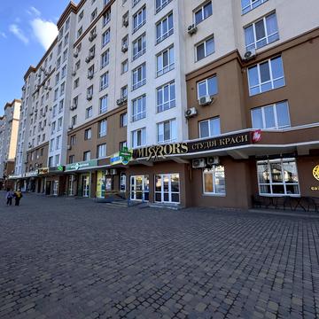 Героїв Небесної Сотні просп., 30/2