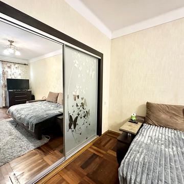 Професора Толока вул. (Маршала Чуйкова), 25