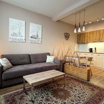 Гоголівська вул., 14