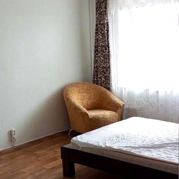 Феодосійська вул., 10