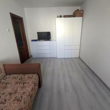 Червоної Калини просп. (Володимира Маяковського), 32