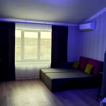 Вінстона Черчилля вул. (Червоноткацька), 93