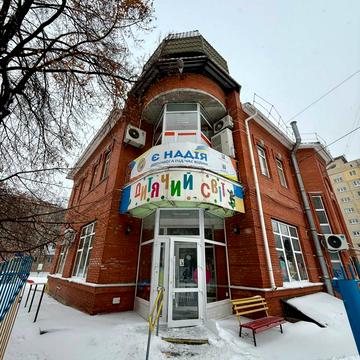 Дніпровська вул., 2Б