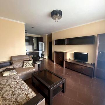 Дніпровська набережна вул., 19