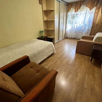 Європейського Союзу просп. (Правди), 108