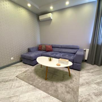 Драгоманова вул., 2