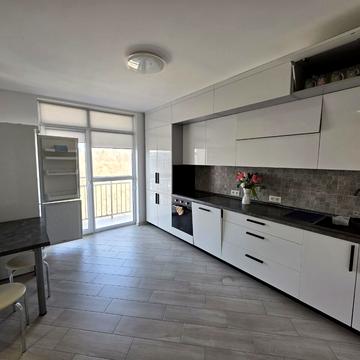 На Нивах вул., (Будинок 1)