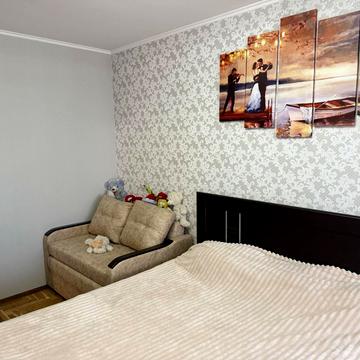 Братиславська вул., 13