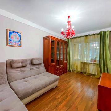 Пилипа Орлика вул., 9