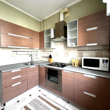 Микільсько-Ботанічна вул., 15/17