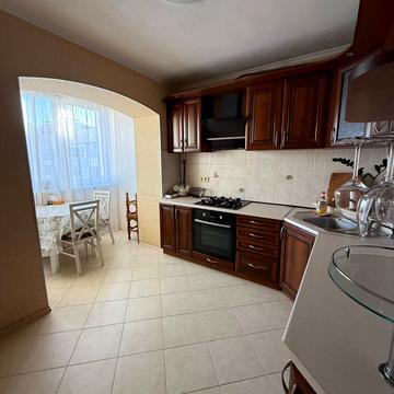 Євгена Чикаленка вул., 59е