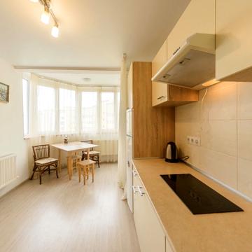 Яблунева вул., (Будинок 7а)