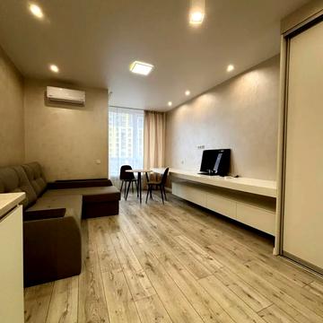 Кадетський Гай вул., 8