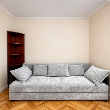 Василя Тютюнника вул. (Анрі Барбюса), 5-Б