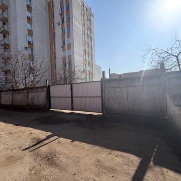 Якубовського вул., 12