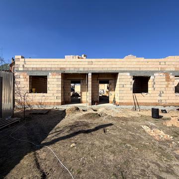 Левка Ревуцького вул., 1