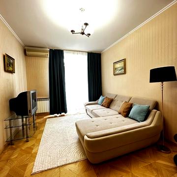 Микільсько-Ботанічна вул., 15/17