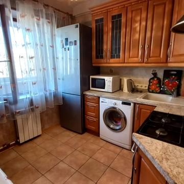 Пантелеймона Куліша вул. (Челябінська), 1