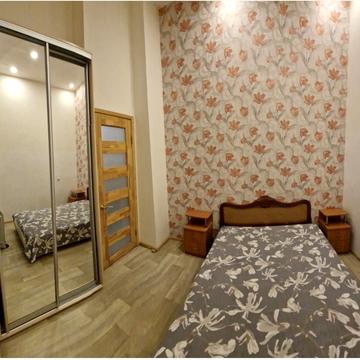 Старобазарний сквер вул., 8