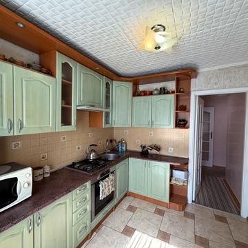 Євгена Патона вул., 2/7