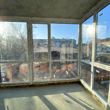 Степана Бандери вул., (Будинок 1)